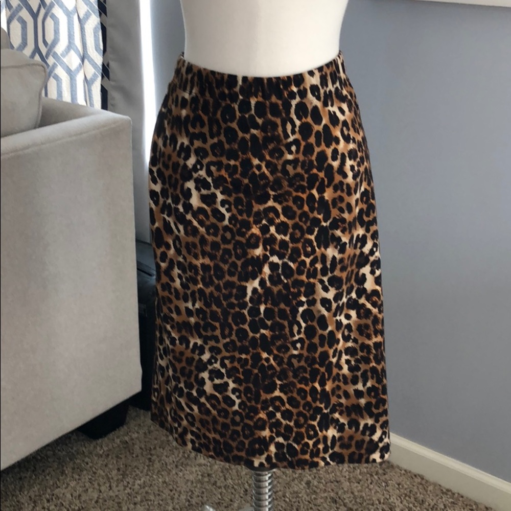 Leopard skirt